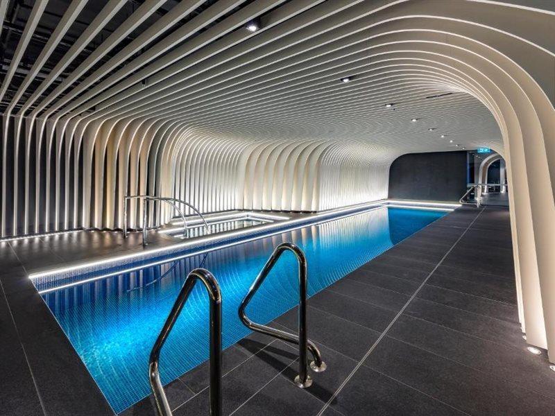Skye Suites Sydney Kültér fotó The pool at the 2018-opened The Standard, East Village