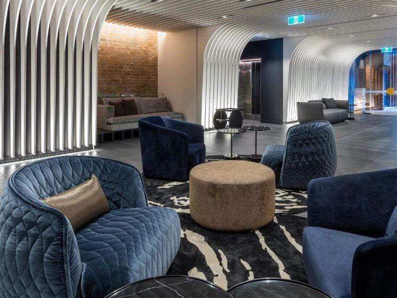 Skye Suites Sydney Kültér fotó The lounge at the airport