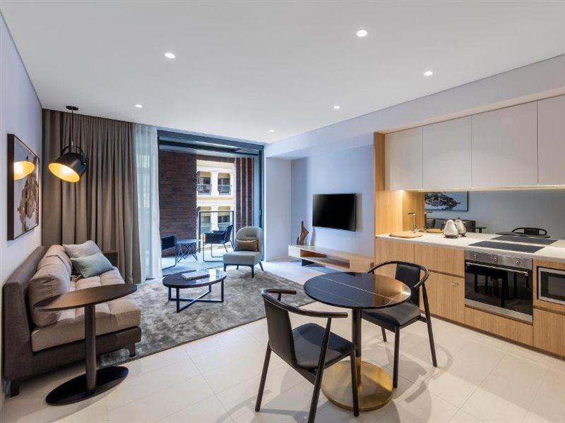 Skye Suites Sydney Kültér fotó A typical apartment at The Standard