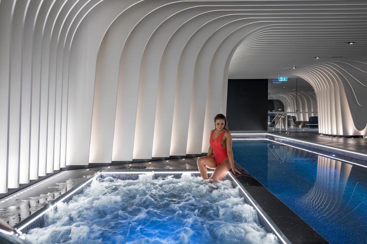 Skye Suites Sydney Kültér fotó The spa at The Dorchester